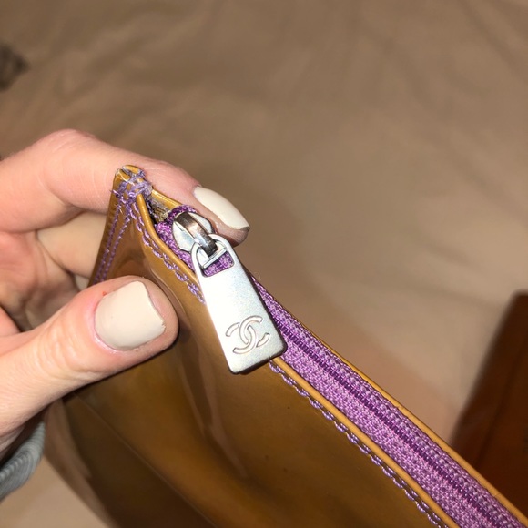 Authentic CHANEL CC Logo Patent Leather Perforated Large tote & Pouch 2Pc Set - Picture 6 of 17